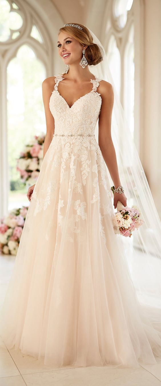 vestido de noiva simples perolado