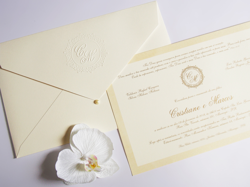Convite Tradicional com Brasão em Relevo Seco