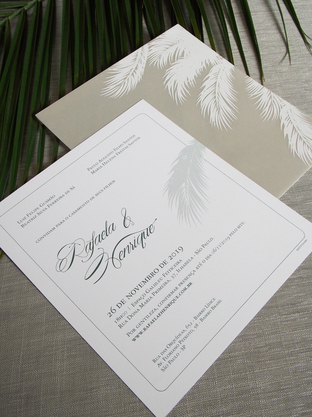 CONVITE-PARA-CASAMENTO-NA-PRAIA-EM-PAPEL-VEGETAL