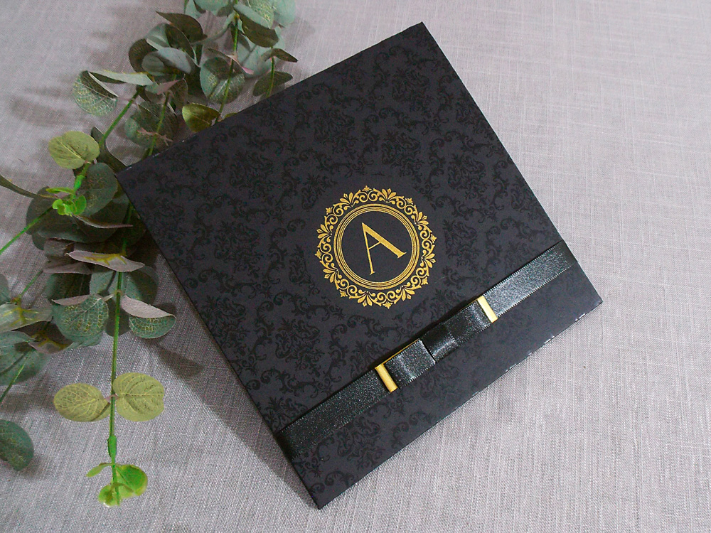 CONVITE-CARTONADO-15-ANOS-PRETO-E-DOURADO